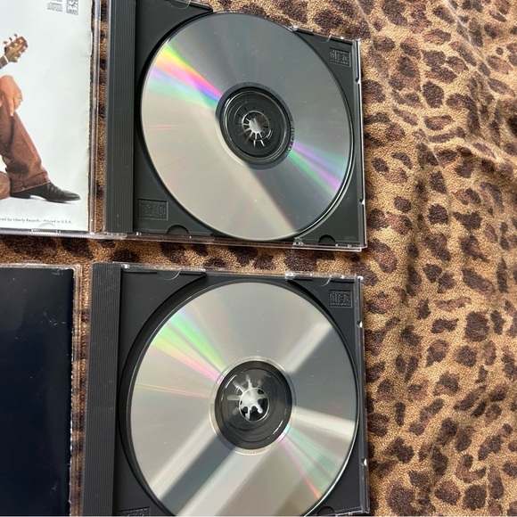 Garth Brooks CD Lot: The Hits (1994) & The Chase (1992) 🎶 - Picture 7 of 10